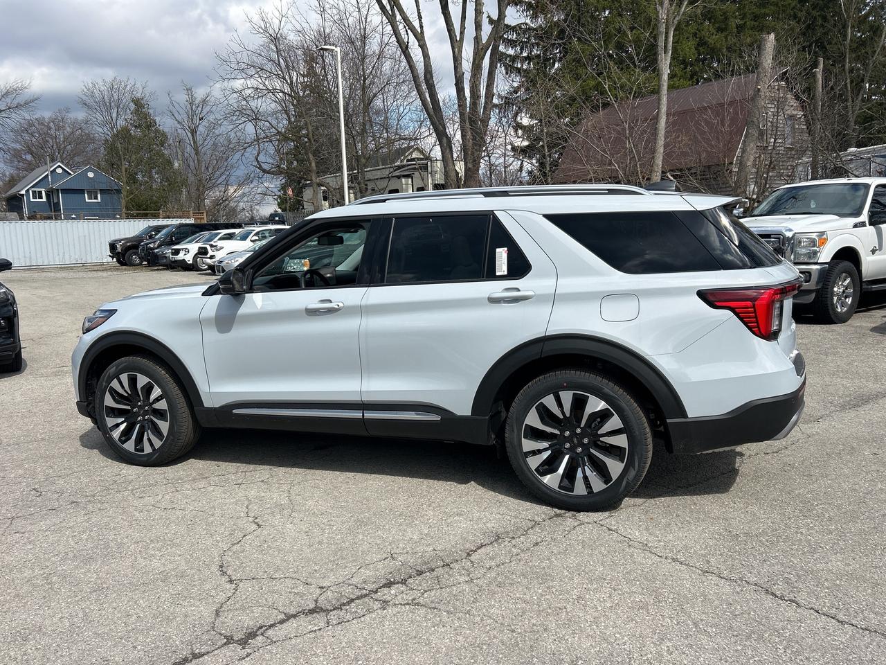 2026 Ford Explorer PLATINUM 4WD 600A Photo1