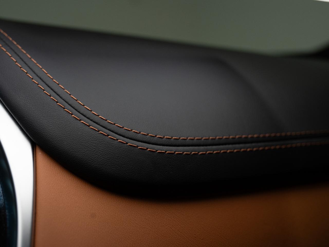 2022 Aston Martin DBX PANO | 22 IN Photo