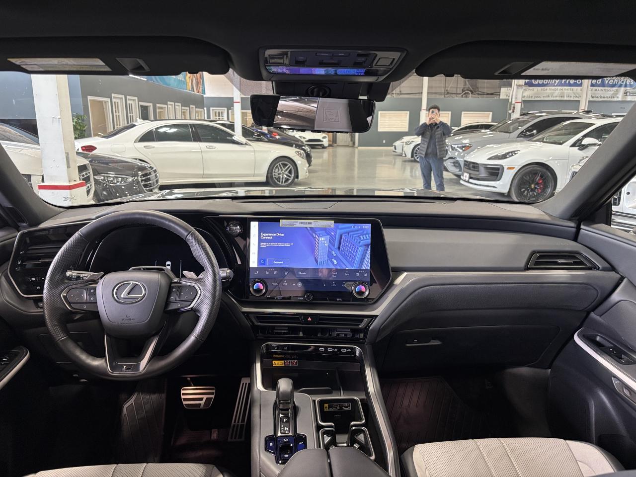 2025 Lexus TX TX 500h|TURBO|HYBRID|AWD|WHITELEATHER|SUEDE|HUD|++ Photo