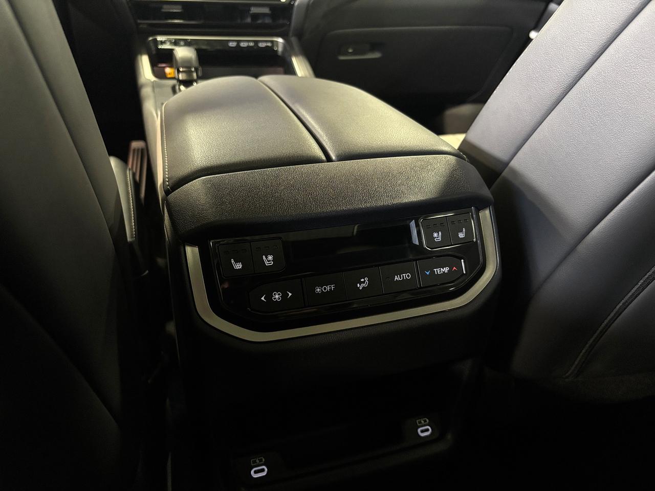2025 Lexus TX TX 500h|F-SPORT|TURBO|HYBRID|AWD|WHITELEATHER|HUD Photo