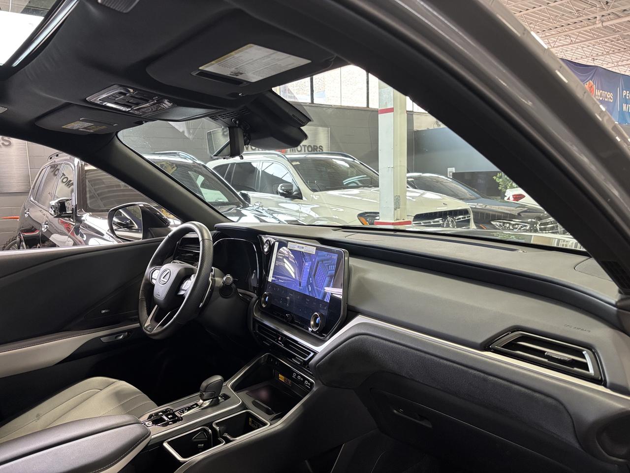 2025 Lexus TX TX 500h|F-SPORT|TURBO|HYBRID|AWD|WHITELEATHER|HUD Photo