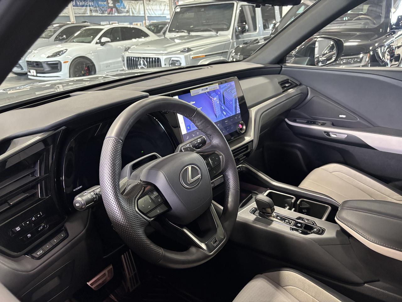 2025 Lexus TX TX 500h|F-SPORT|TURBO|HYBRID|AWD|WHITELEATHER|HUD Photo