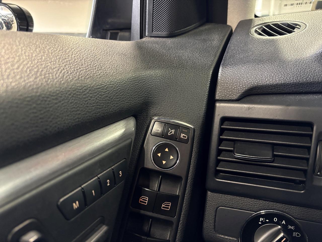 2010 Mercedes-Benz GLK-Class GLK350|4MATIC|HEATEDSEATS|LEATHER|DUALSUNROOF|+ Photo