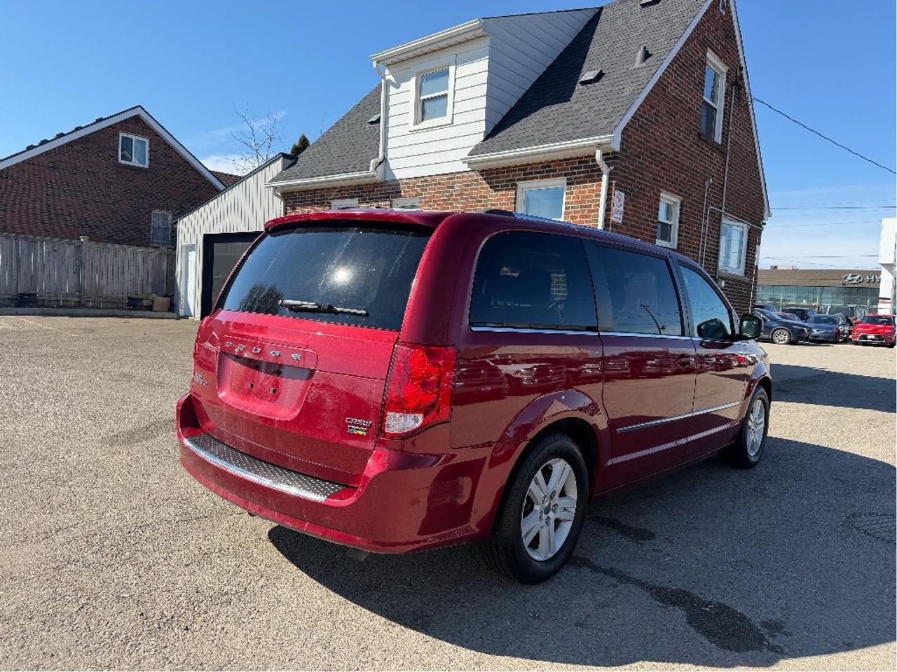 2015 Dodge Grand Caravan Crew Plus | Leather | Very Well Maintained !! Photo
