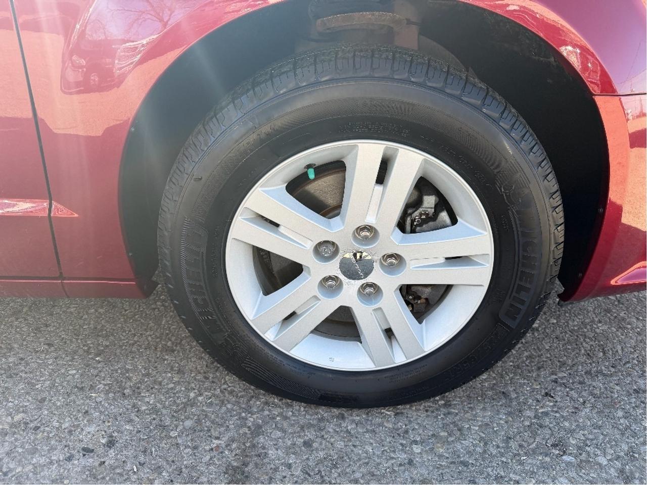 2015 Dodge Grand Caravan Crew Plus | Leather | Very Well Maintained !! Photo