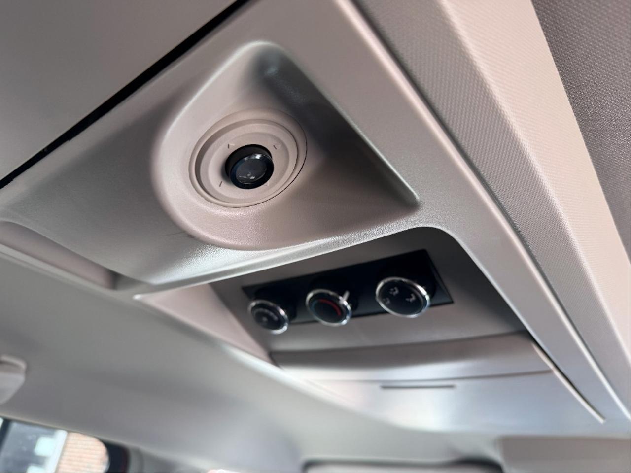 2015 Dodge Grand Caravan Crew Plus | Leather | Very Well Maintained !! Photo