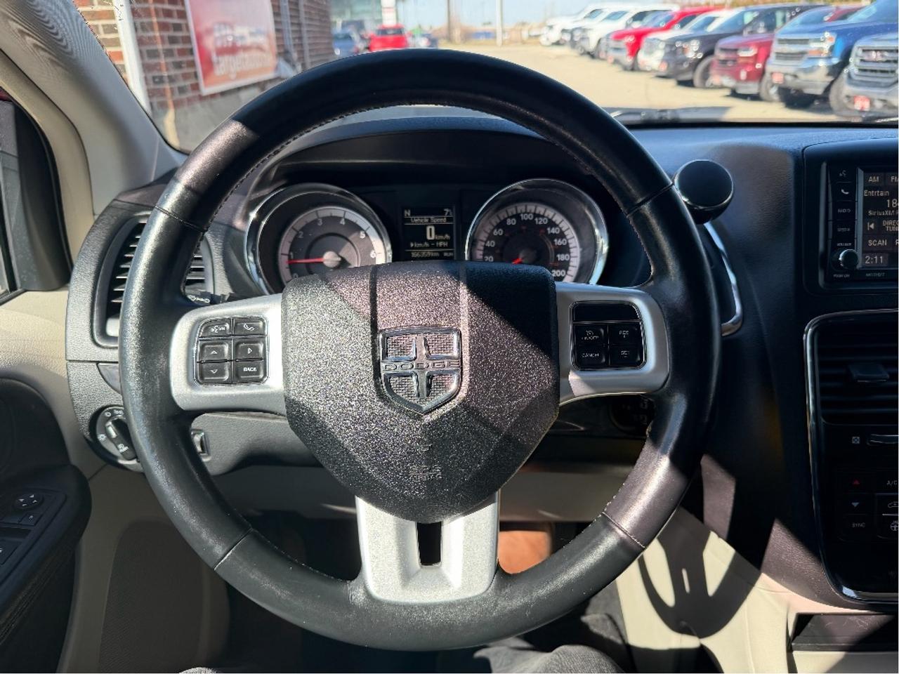 2015 Dodge Grand Caravan Crew Plus | Leather | Very Well Maintained !! Photo