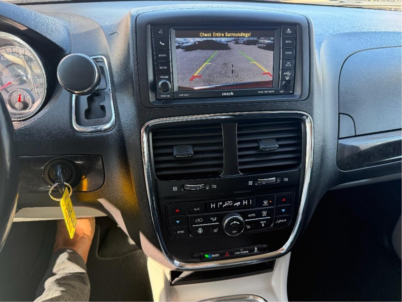 2015 Dodge Grand Caravan Crew Plus | Leather | Very Well Maintained !! Photo