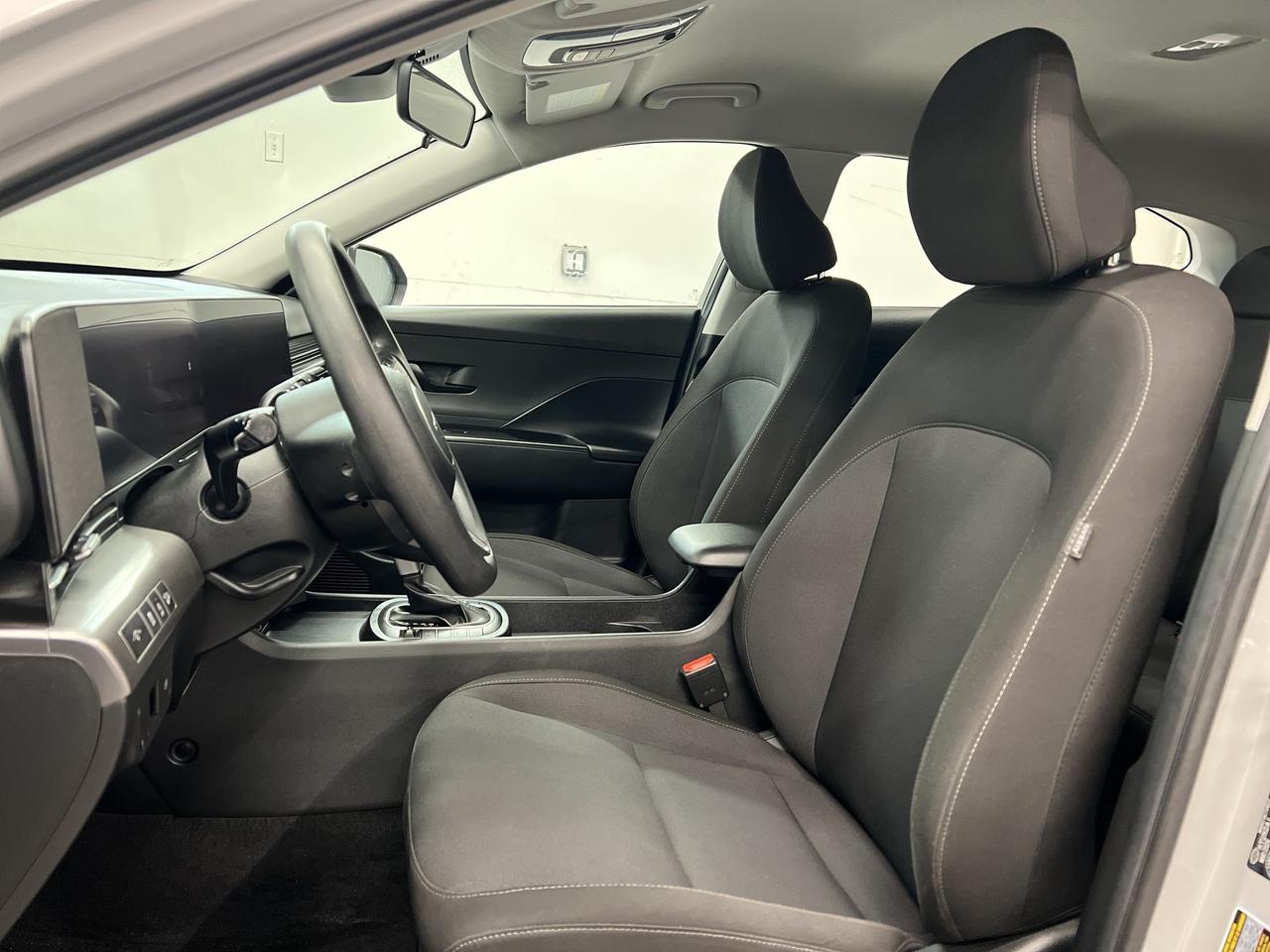 2024 Hyundai KONA AWD | HTD SEATS | CARPLAY |ALLOYS | REAR CAM | A/C Photo