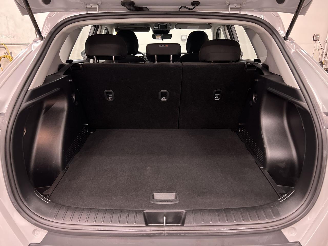 2024 Hyundai KONA AWD | HTD SEATS | CARPLAY |ALLOYS | REAR CAM | A/C Photo