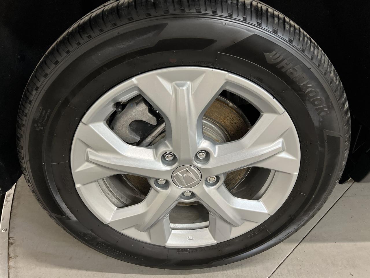 2023 Honda HR-V ONLY 16,000KMS!! | HTD SEATS | CARPLAY | ALLOYS Photo