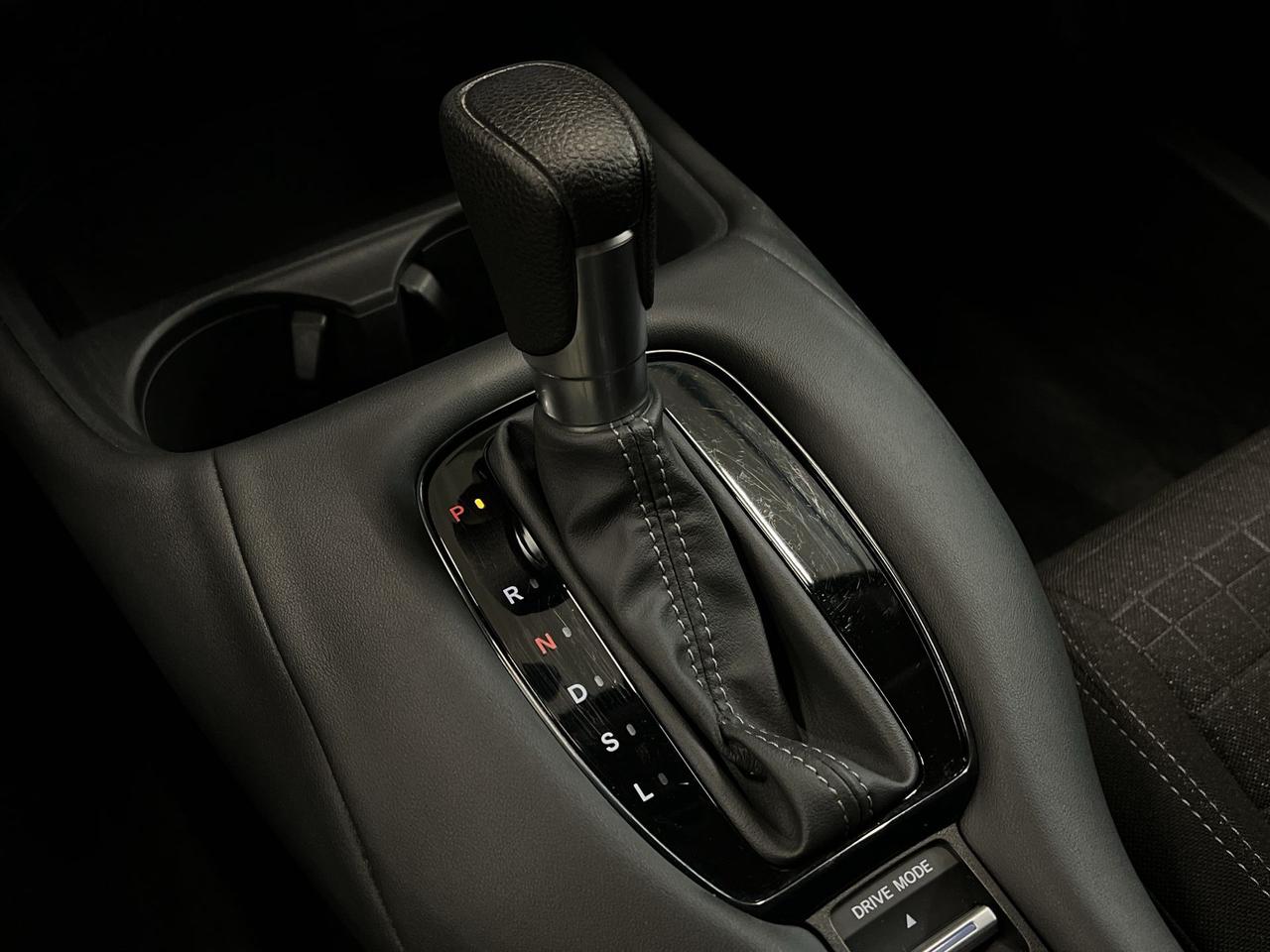 2023 Honda HR-V ONLY 16,000KMS!! | HTD SEATS | CARPLAY | ALLOYS Photo