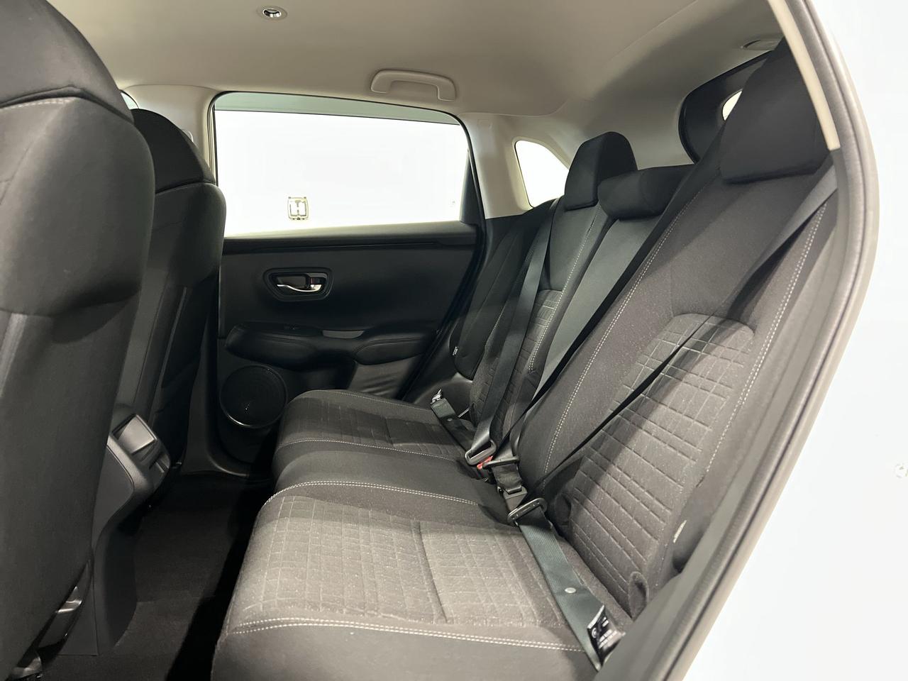 2023 Honda HR-V ONLY 16,000KMS!! | HTD SEATS | CARPLAY | ALLOYS Photo