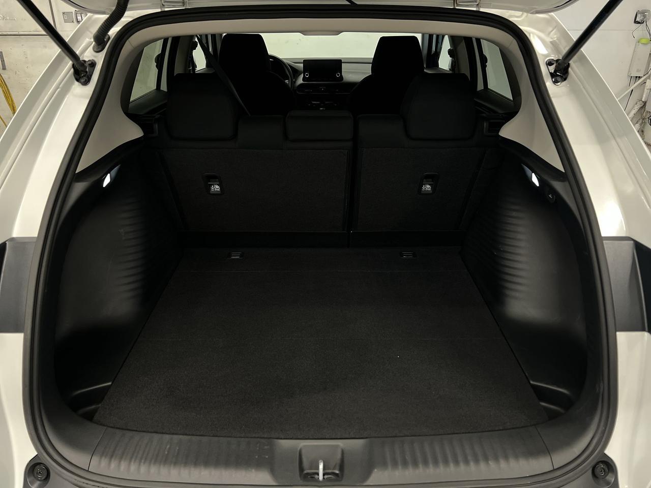 2023 Honda HR-V ONLY 16,000KMS!! | HTD SEATS | CARPLAY | ALLOYS Photo