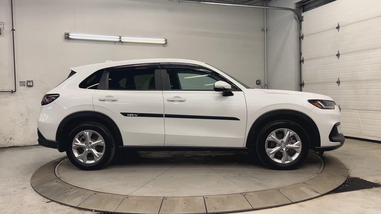 2023 Honda HR-V ONLY 16,000KMS!! | HTD SEATS | CARPLAY | ALLOYS Photo