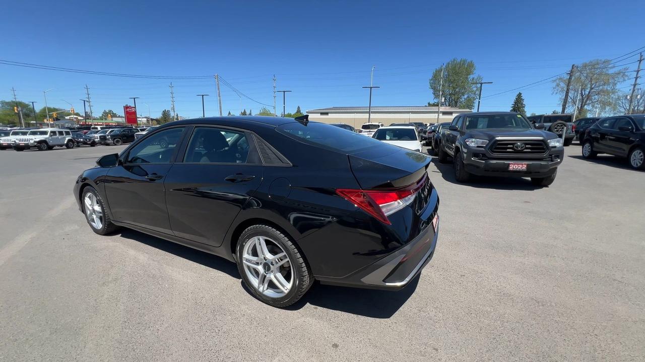 2024 Hyundai Elantra PREFERRED TECH | HTD SEATS |CARPLAY | REMOTE START Photo