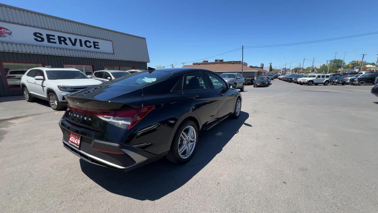 2024 Hyundai Elantra PREFERRED TECH | HTD SEATS |CARPLAY | REMOTE START Photo
