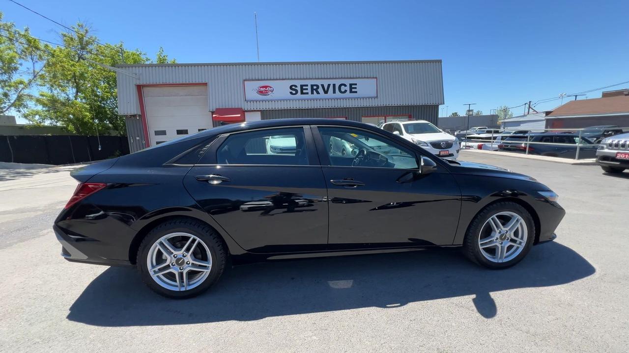 2024 Hyundai Elantra PREFERRED TECH | HTD SEATS |CARPLAY | REMOTE START Photo