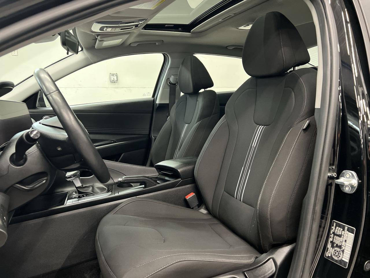 2024 Hyundai Elantra PREFERRED TECH | HTD SEATS |CARPLAY | REMOTE START Photo