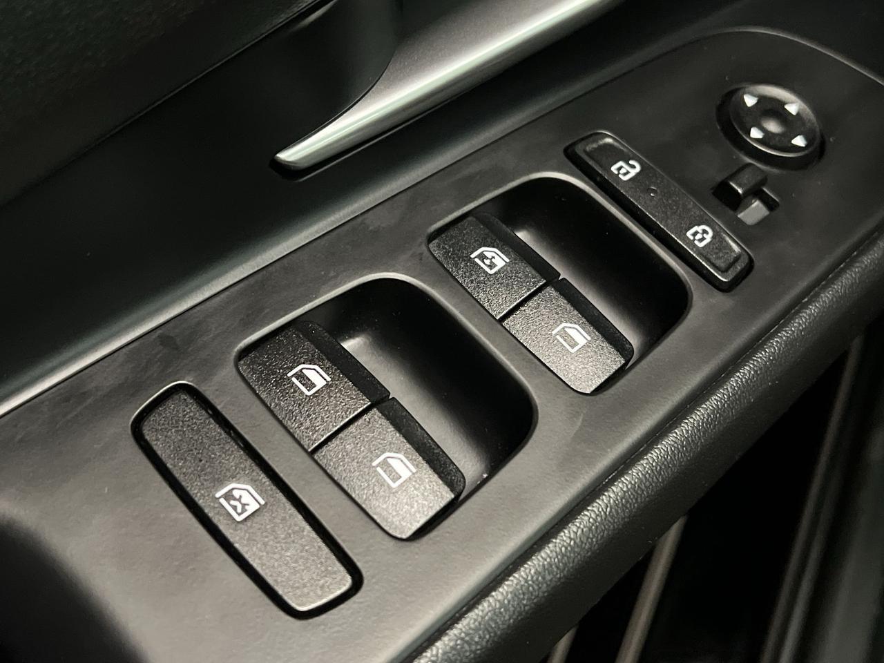 2024 Hyundai Elantra PREFERRED TECH | HTD SEATS |CARPLAY | REMOTE START Photo
