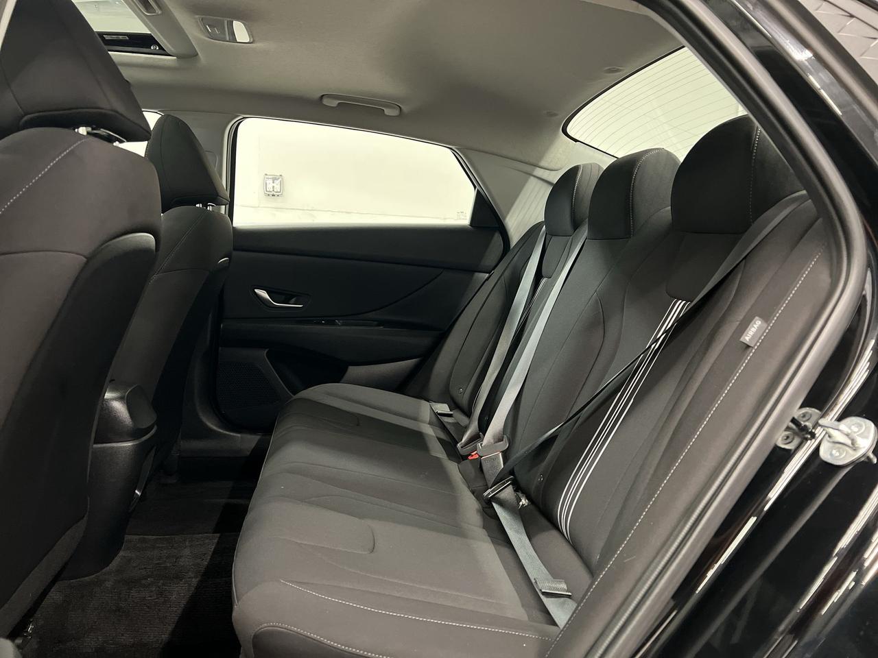 2024 Hyundai Elantra PREFERRED TECH | HTD SEATS |CARPLAY | REMOTE START Photo