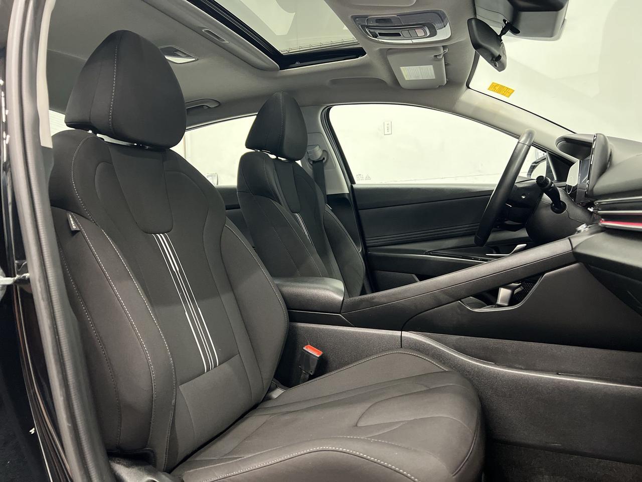 2024 Hyundai Elantra PREFERRED TECH | HTD SEATS |CARPLAY | REMOTE START Photo