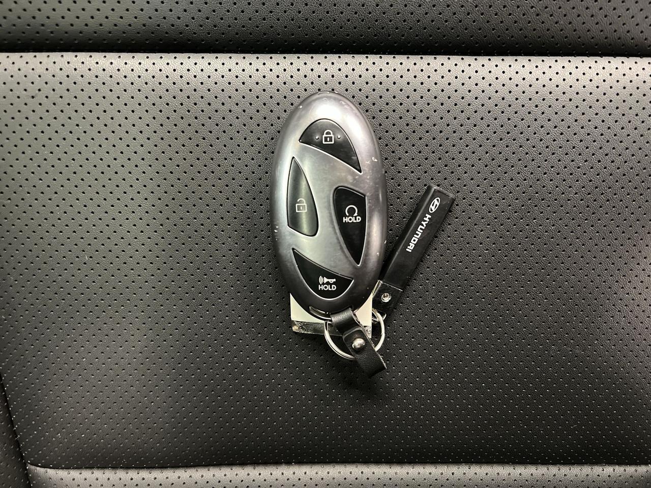 2025 Hyundai KONA TREND AWD | HTD LEATHER | CARPLAY | REMOTE START Photo