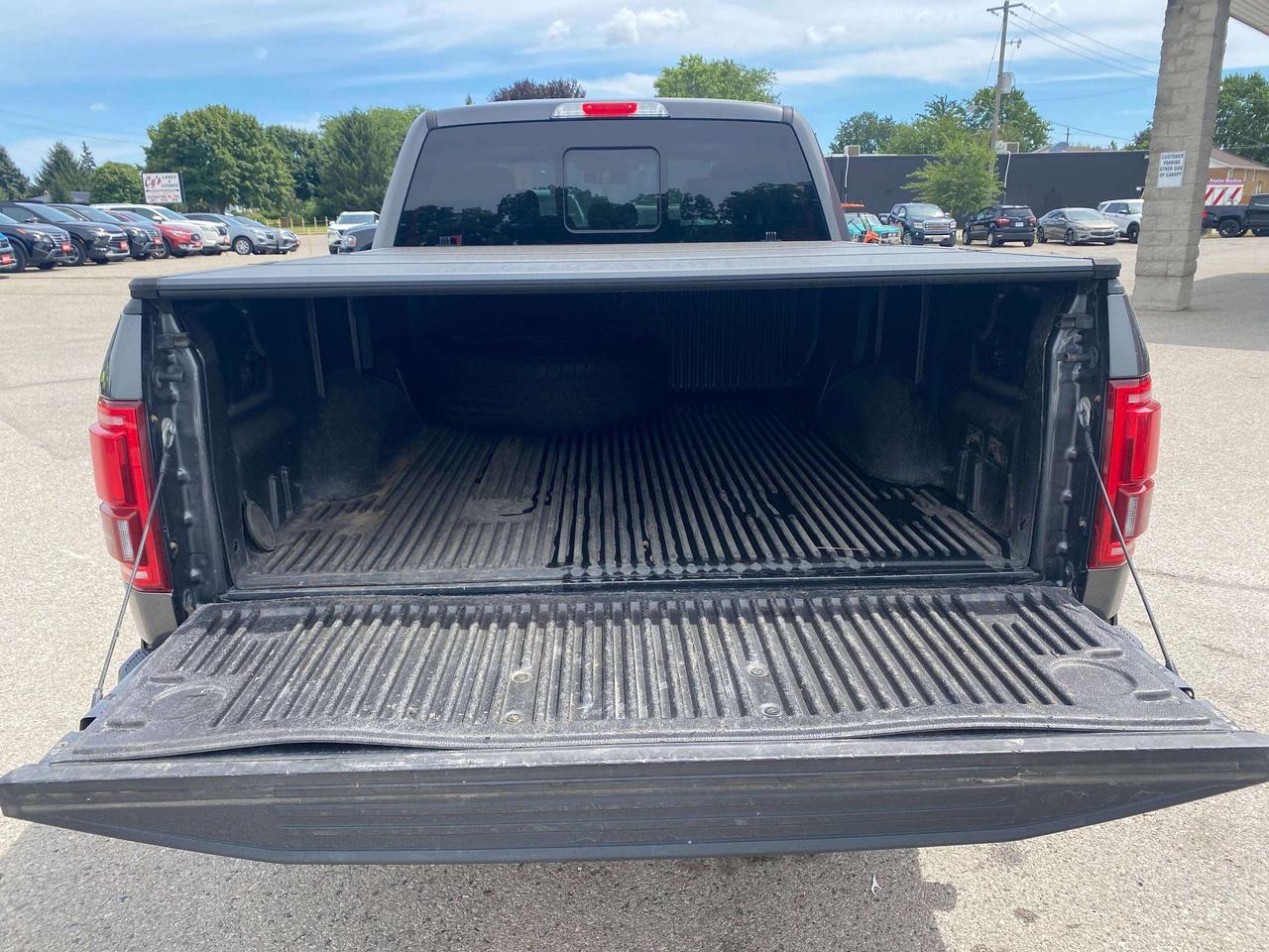 2016 Ford F-150 LARIAT, CLEAN CARFAX, HEATED/ COOLED LEATHER SEATS Photo
