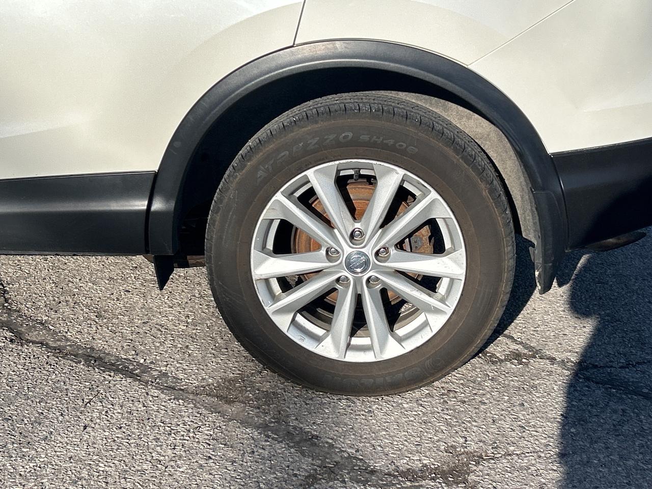 2017 Nissan Qashqai SV, AWD, CLEAN CARFAX, BACK UP CAMERA, SUNROOF! - Photo #11
