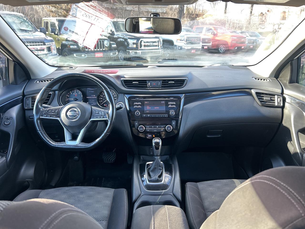 2017 Nissan Qashqai SV, AWD, CLEAN CARFAX, BACK UP CAMERA, SUNROOF! - Photo #17