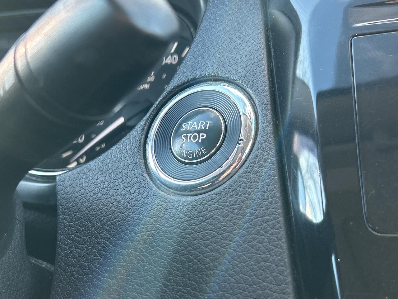 2017 Nissan Qashqai SV, AWD, CLEAN CARFAX, BACK UP CAMERA, SUNROOF! - Photo #21