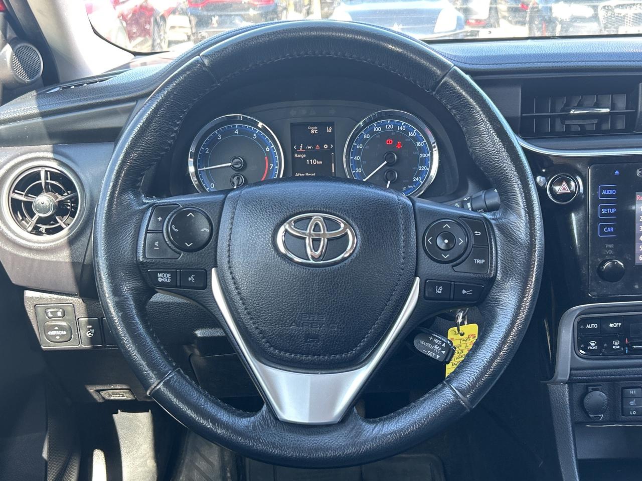 2017 Toyota Corolla SE, 6 SPEED MANUAL, CLEAN CARFAX, SUNROOF! - Photo #17