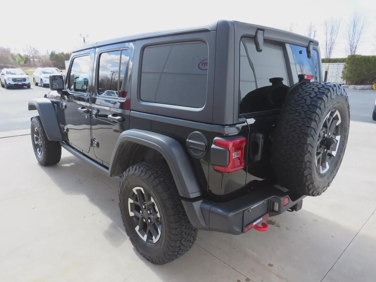 2024 Jeep Wrangler Rubicon  |  Low Km  |  One Owner  |  Clean Title | No Accidents  |  Safety Certified  |  4WD  |  Fog Lights  |  Hard Top  |  Alloy Rims  |  Navigation  | Photo