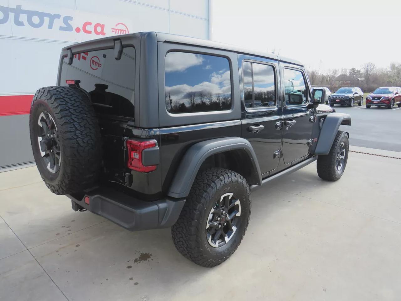 2024 Jeep Wrangler Rubicon  |  Low Km  |  One Owner  |  Clean Title | No Accidents  |  Safety Certified  |  4WD  |  Fog Lights  |  Hard Top  |  Alloy Rims  |  Navigation  | Photo