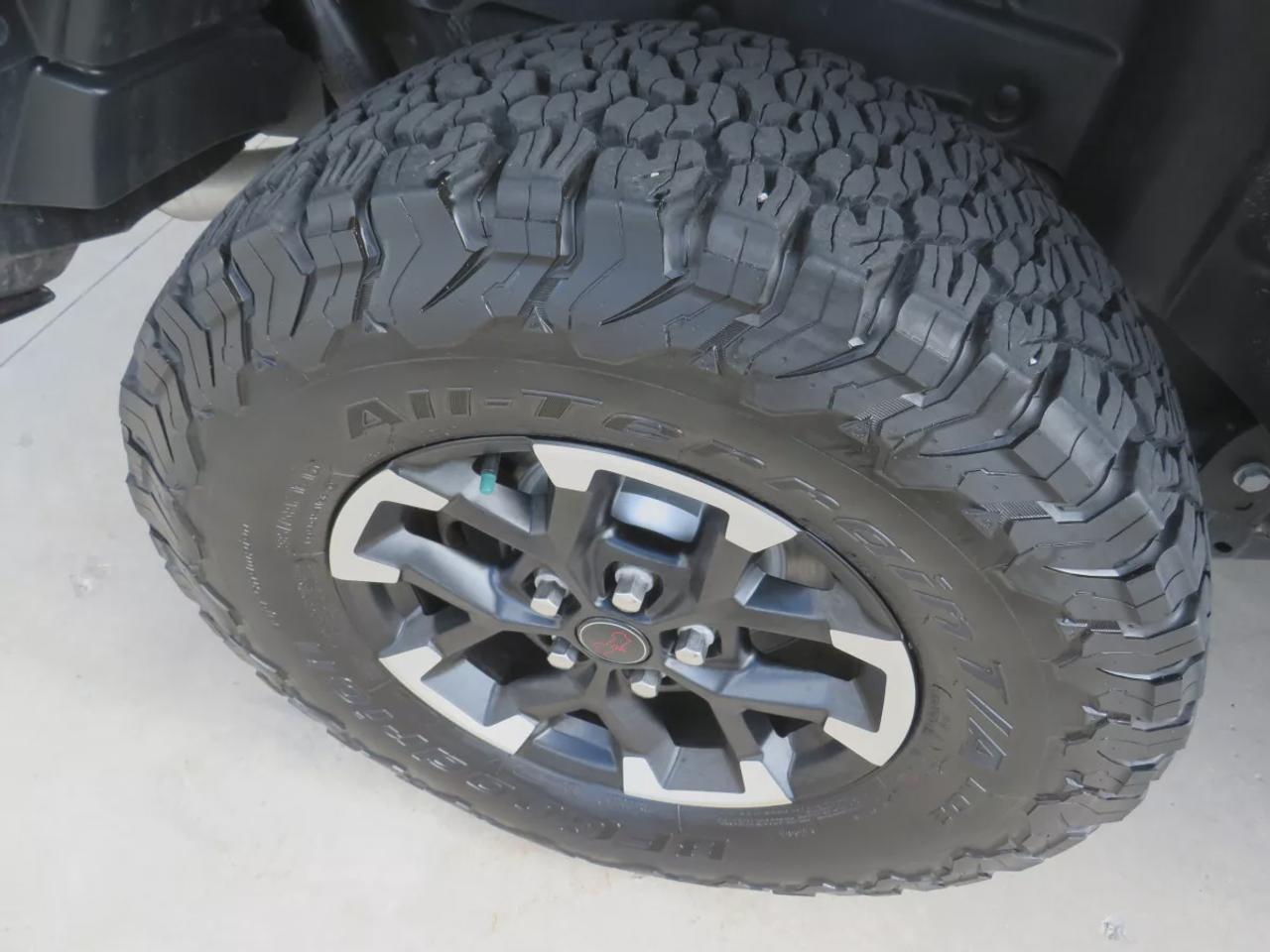 2024 Jeep Wrangler Rubicon  |  Low Km  |  One Owner  |  Clean Title | No Accidents  |  Safety Certified  |  4WD  |  Fog Lights  |  Hard Top  |  Alloy Rims  |  Navigation  | Photo