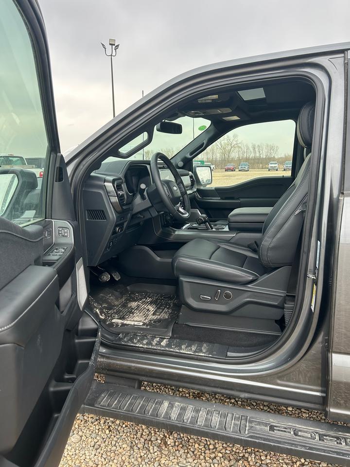 2026 Ford F-150 LARIAT 4WD SUPERCREW 5.5' BOX 502A Photo3