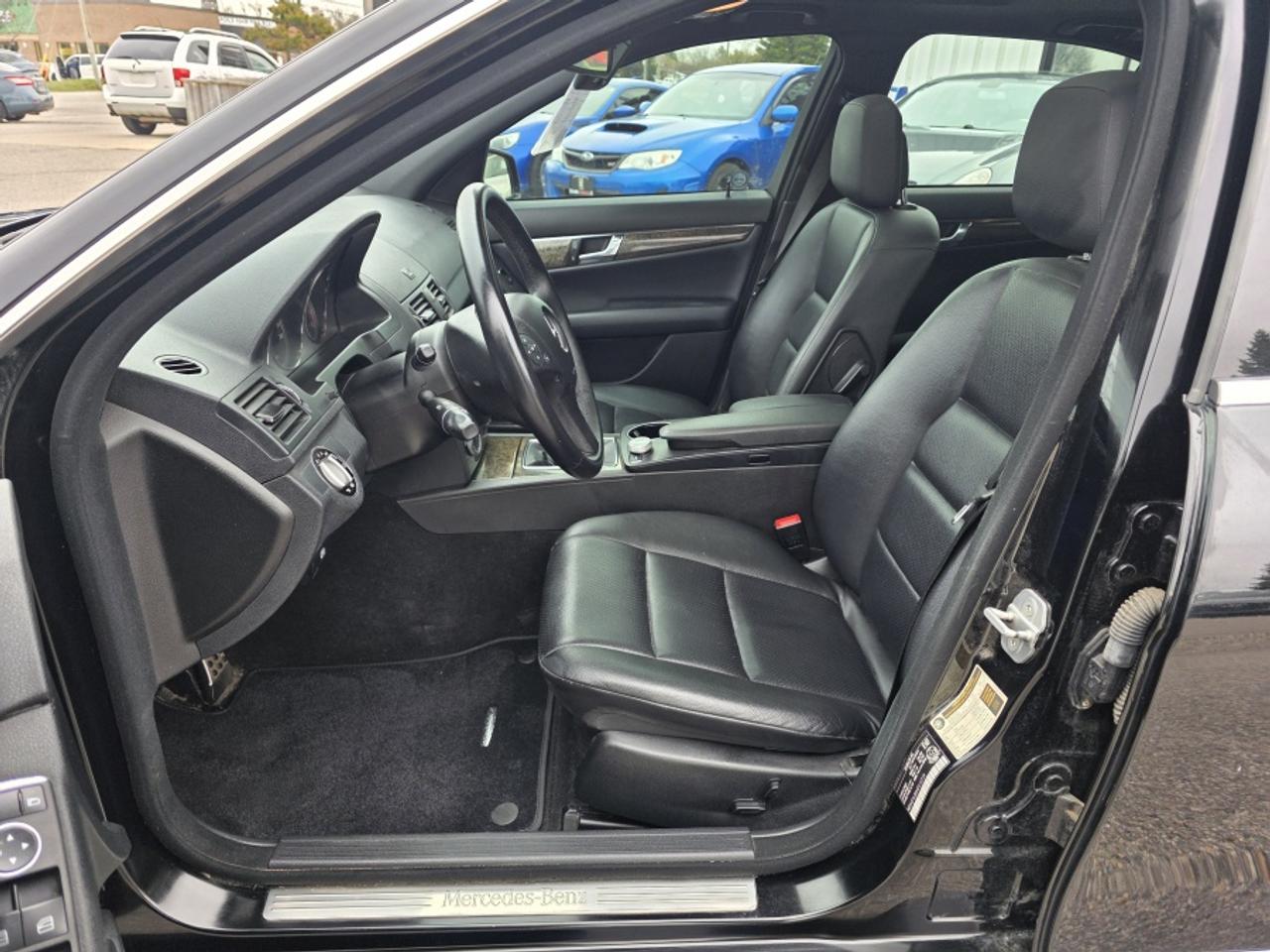 2010 Mercedes-Benz C-Class RARE MANUAL  | LOW KM! RUNS LIKE NEW Photo