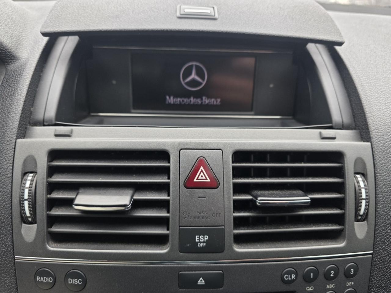 2010 Mercedes-Benz C-Class RARE MANUAL  | LOW KM! RUNS LIKE NEW Photo