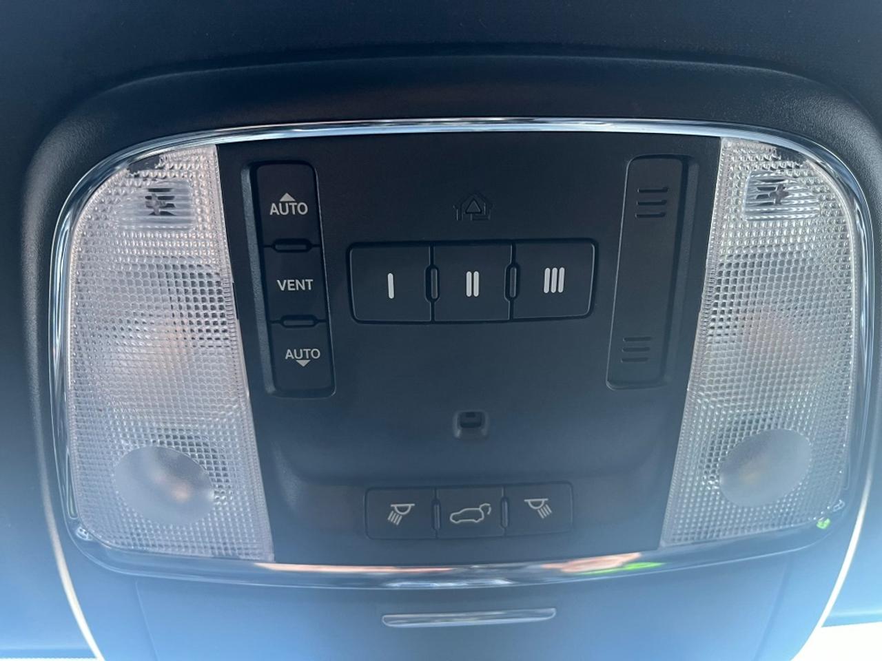 2016 Jeep Grand Cherokee Limited Certified Photo