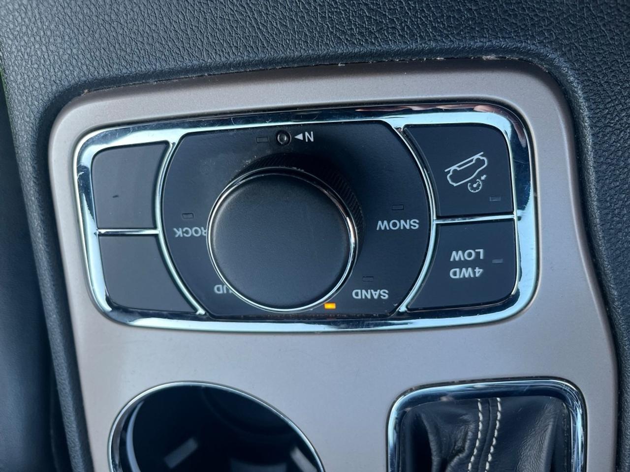 2016 Jeep Grand Cherokee Limited Certified Photo