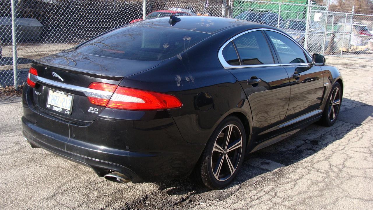 2013 Jaguar XF 4dr Sdn V6 AWD*NEW PRICE!*DRIVES WELL!* Photo