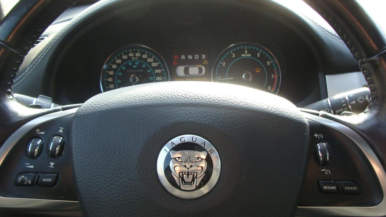 2013 Jaguar XF 4dr Sdn V6 AWD*NEW PRICE!*DRIVES WELL!* Photo