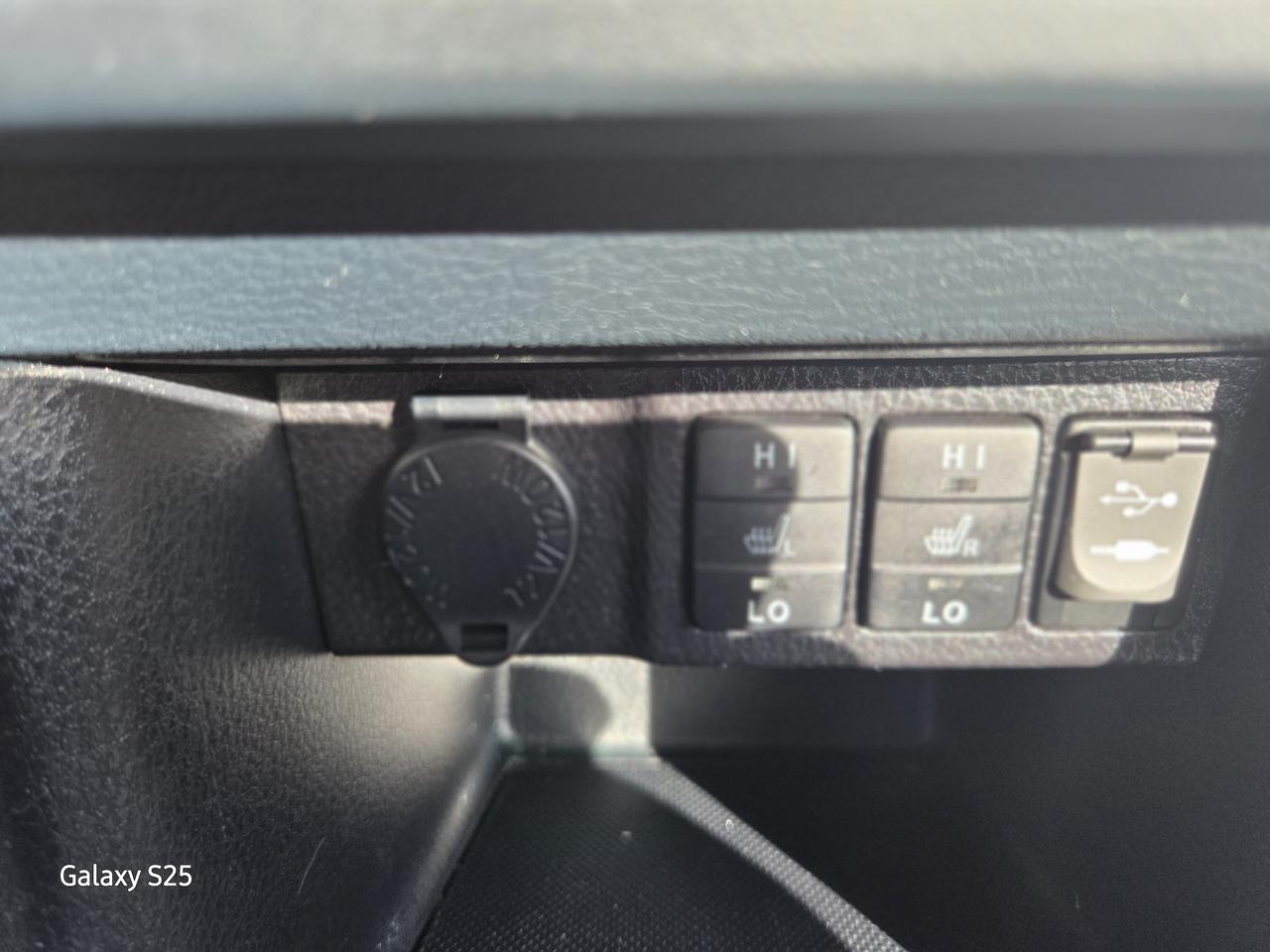 2016 Toyota Corolla S AUTO LEATHER ROOF ALLOYS  LOW km $ 16,688.00 Photo