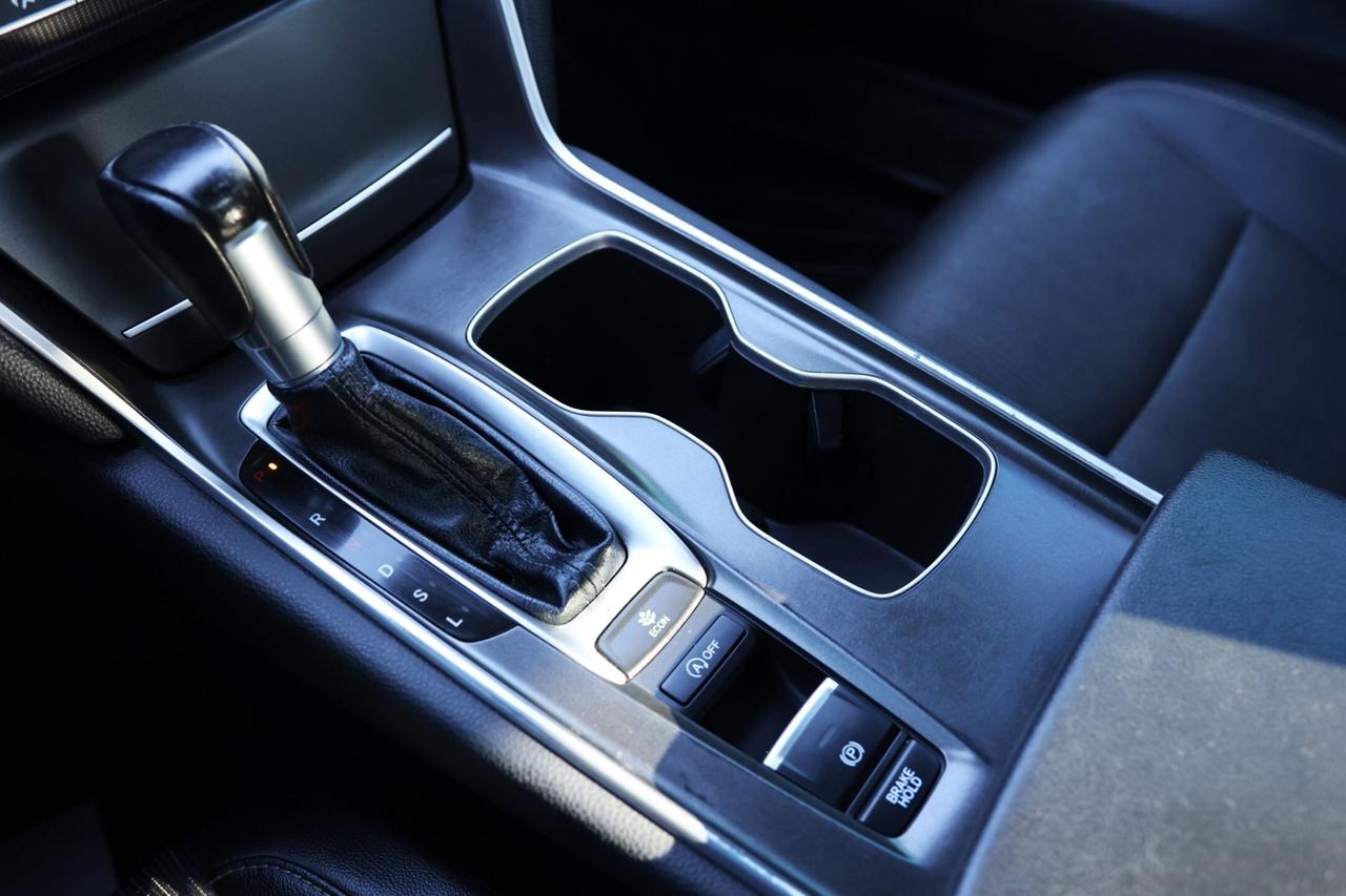 2021 Honda Accord SE-REMOTE STARTER/ADAPT CRUISE/BCAM/P SEAT/HSEATS/ Photo