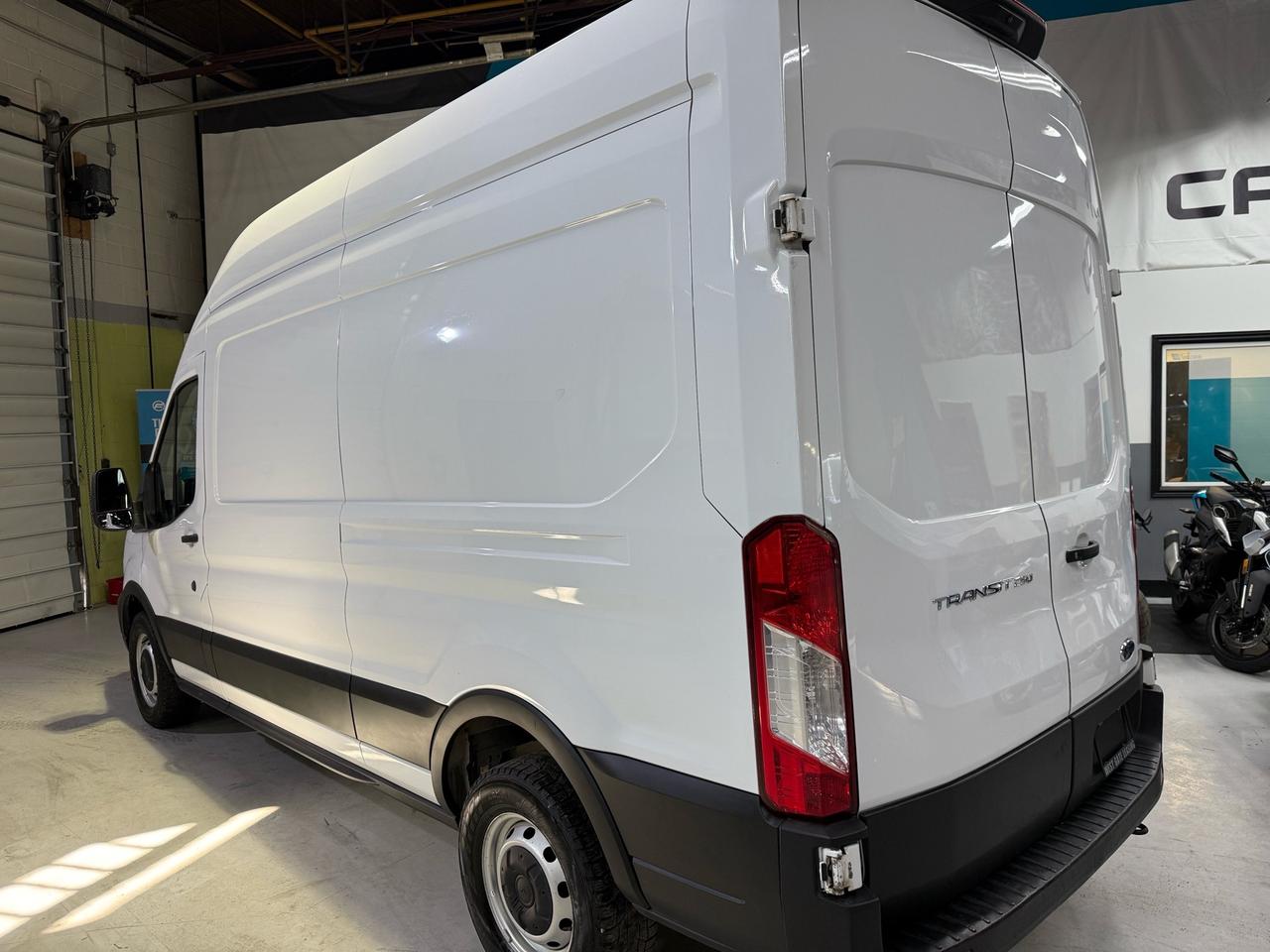 2022 Ford Transit Cargo Van T-250 148 HIGH ROOF   NO ACCIDENTS   WARRANTY SEPT Photo3