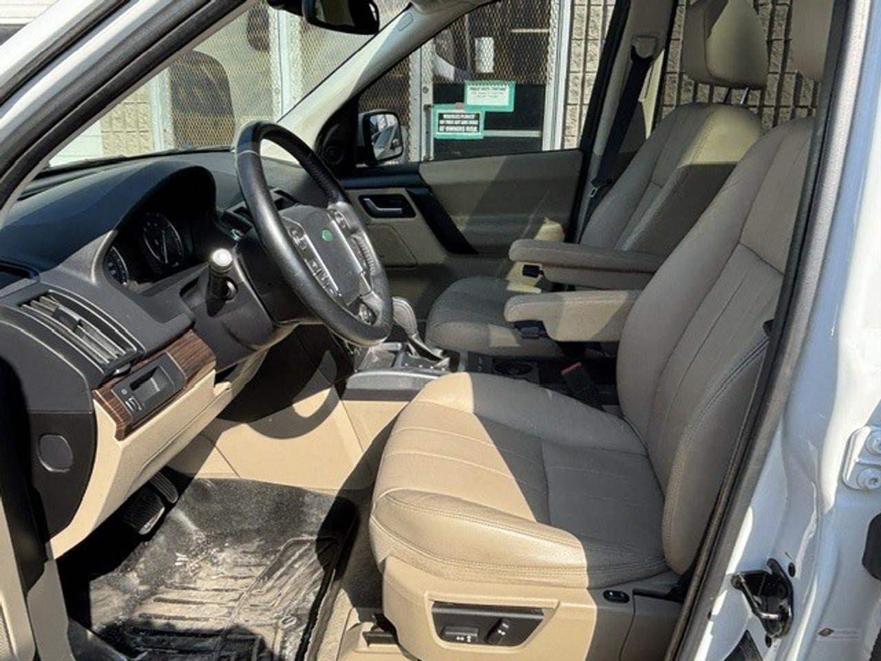 2013 Land Rover LR2 AWD 4dr Photo