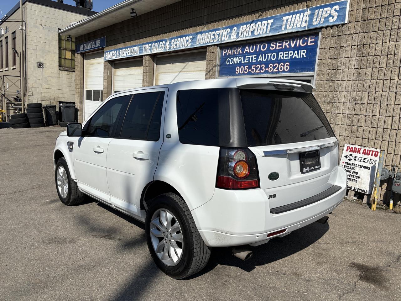 2013 Land Rover LR2 AWD 4dr Photo