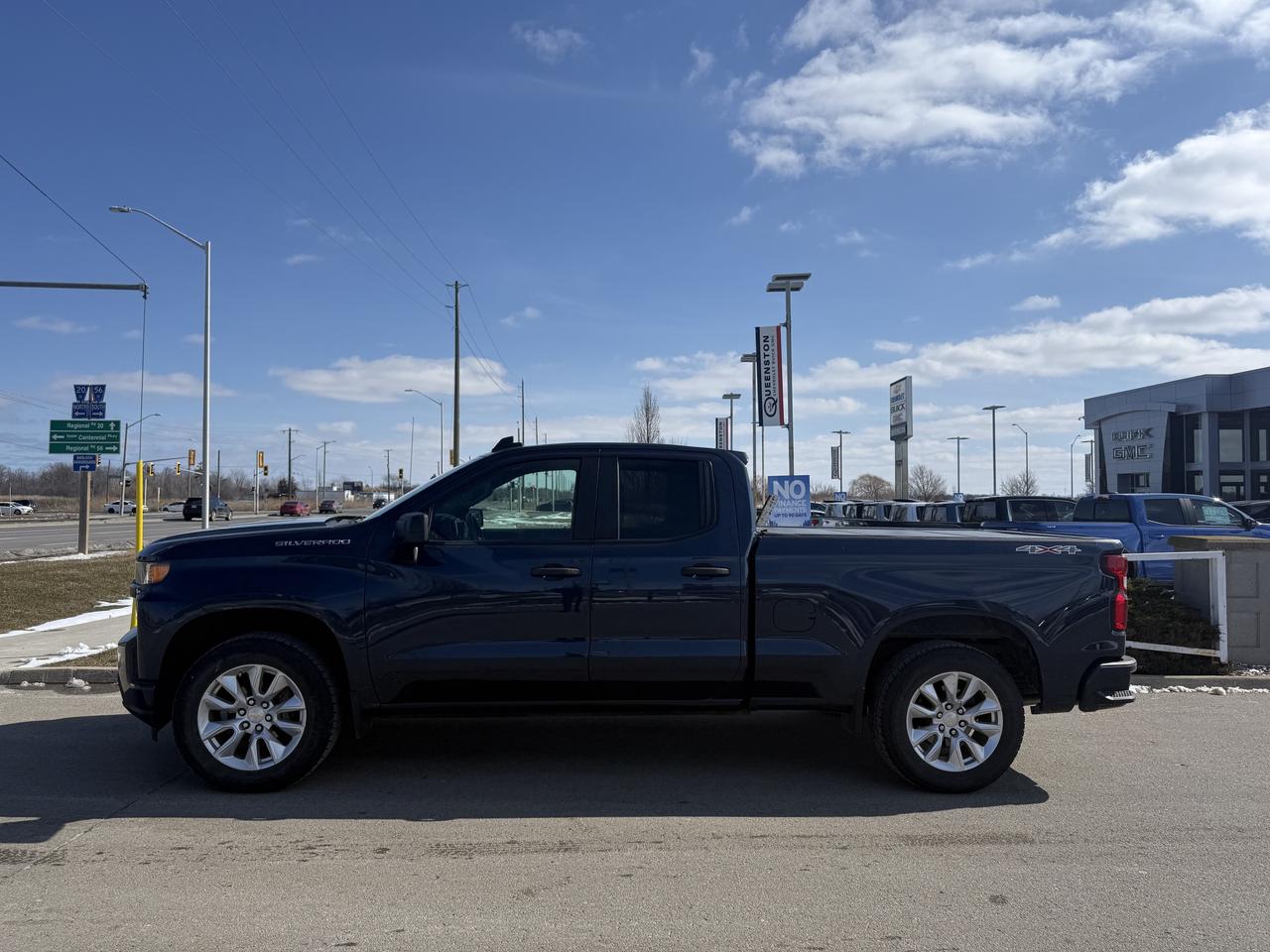 2021 Chevrolet Silverado 1500 Custom   TONNEAU COVER   EXT CAB   5.3L V8 Photo