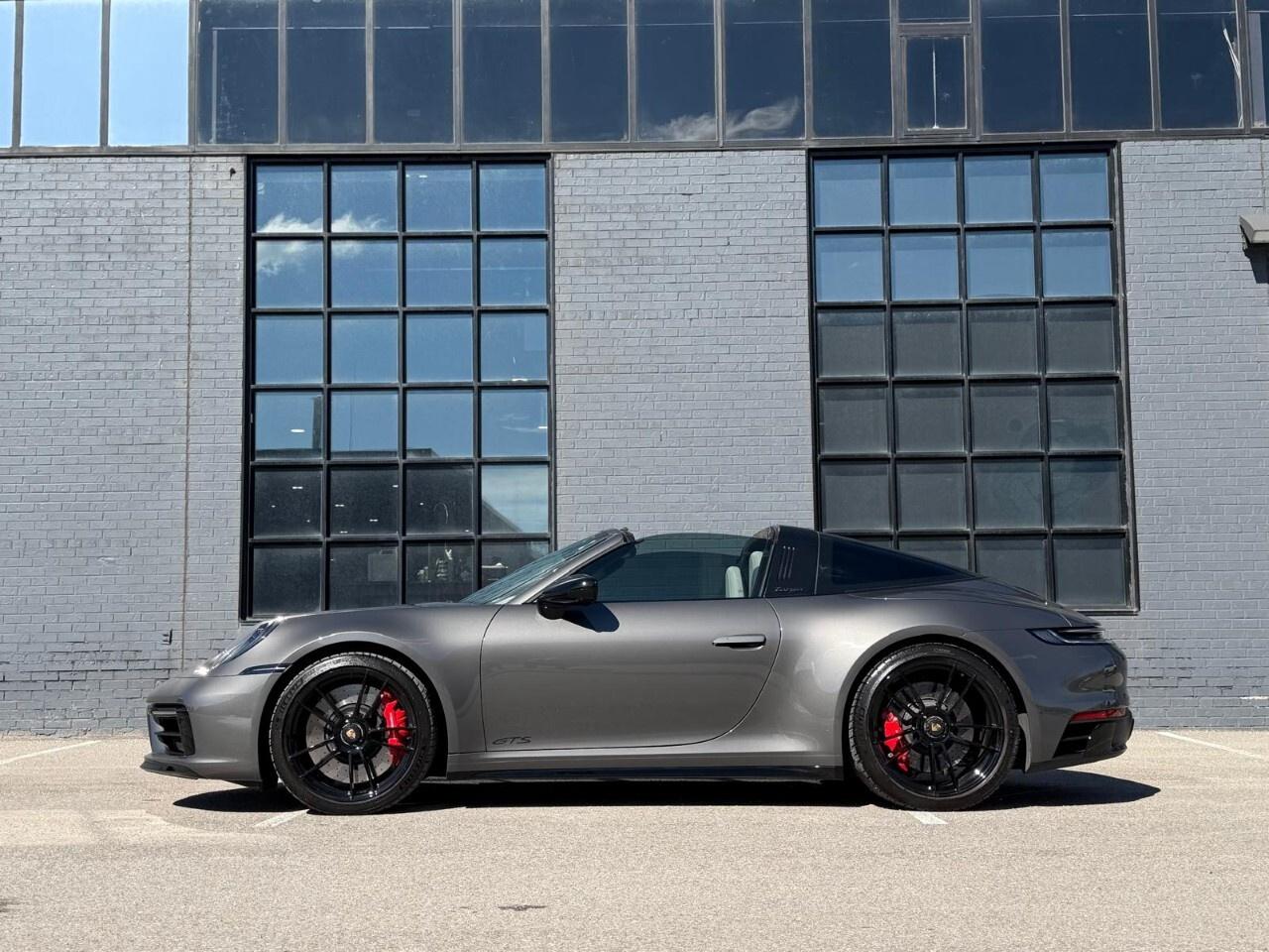 2023 Porsche 911 Carrera 4 GTS Cabriolet Photo2