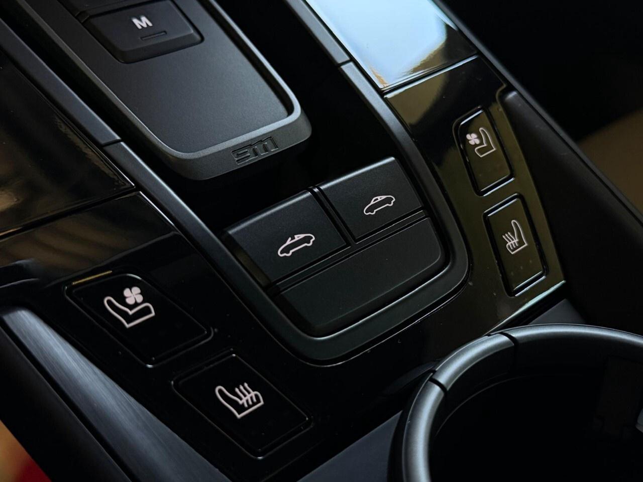 2023 Porsche 911 Carrera 4 GTS Cabriolet Photo